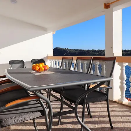Senija - Three Bedroom With Terrace And Sea View Rosemary * Blato (Korcula)