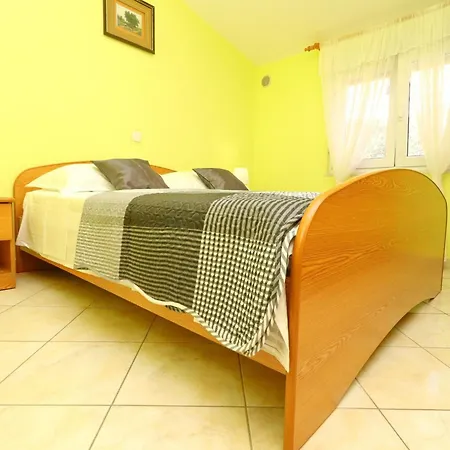 Senija - Three Bedroom With Terrace And Sea View Rosemary Apartman *