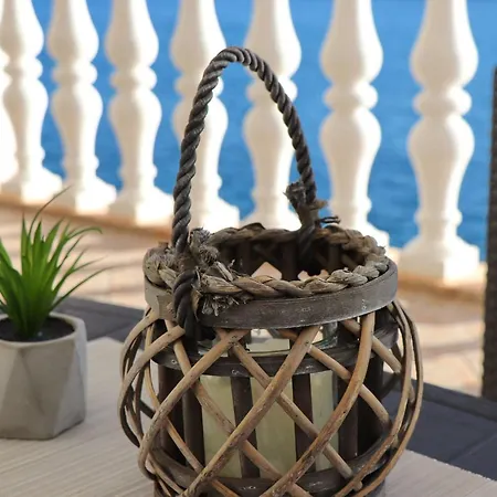 Apartman Senija - Three Bedroom With Terrace And Sea View Rosemary *