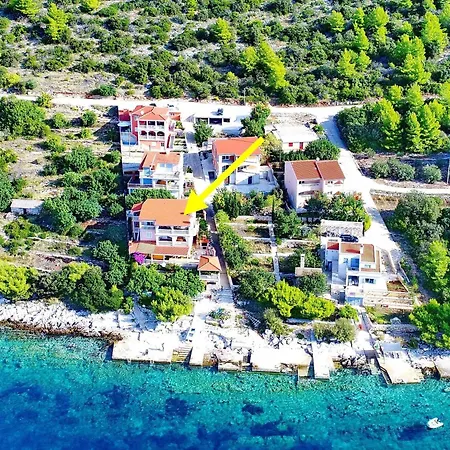 Senija - Three Bedroom With Terrace And Sea View Rosemary Apartman Blato (Korcula)